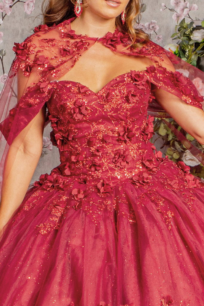 ثوب Quinceanera شبكي مزين بالزهور ثلاثي الأبعاد مع كيب شبكي طويل