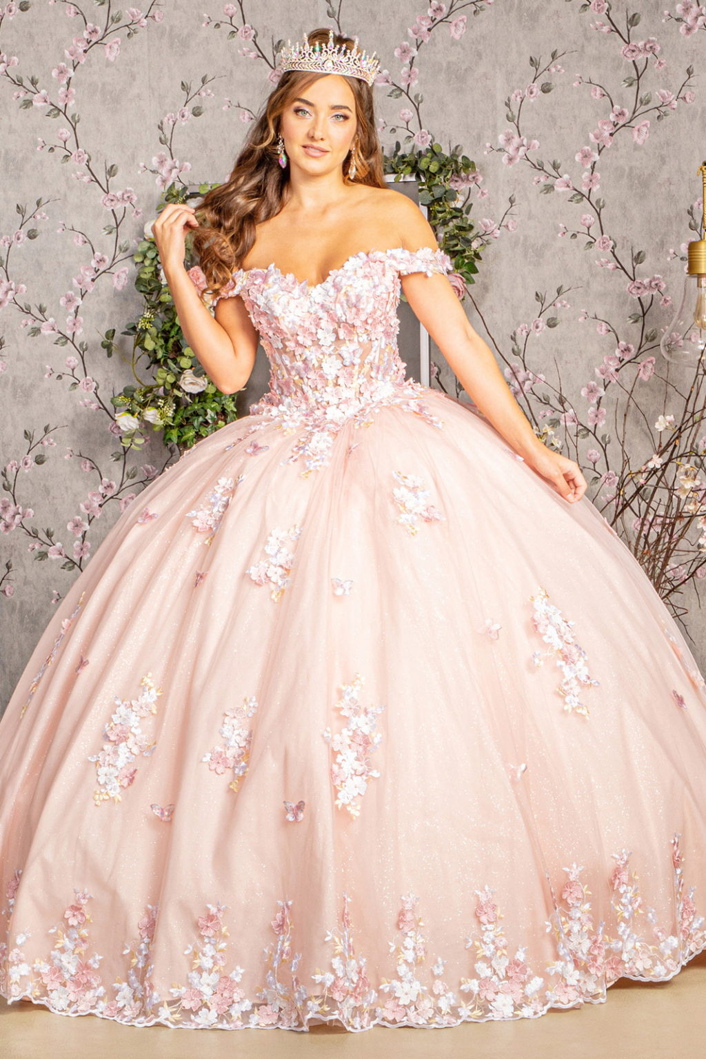 ثوب Quinceanera شبكي مزين بالزهور ثلاثي الأبعاد مع ذيل طويل