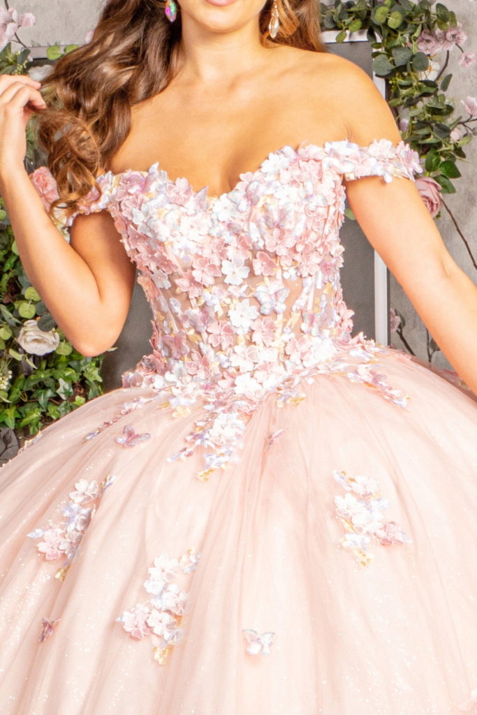 ثوب Quinceanera شبكي مزين بالزهور ثلاثي الأبعاد مع ذيل طويل