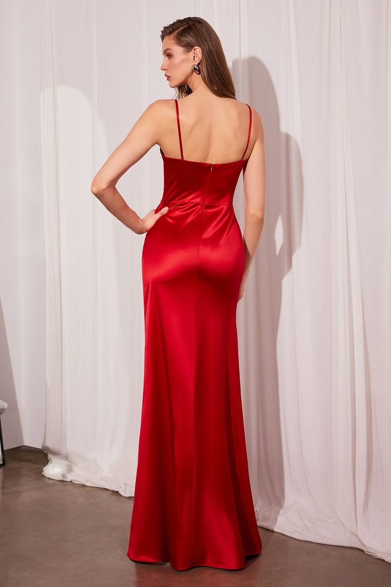 Fitted Dress With A Sweetheart Neckline And Thin Straps