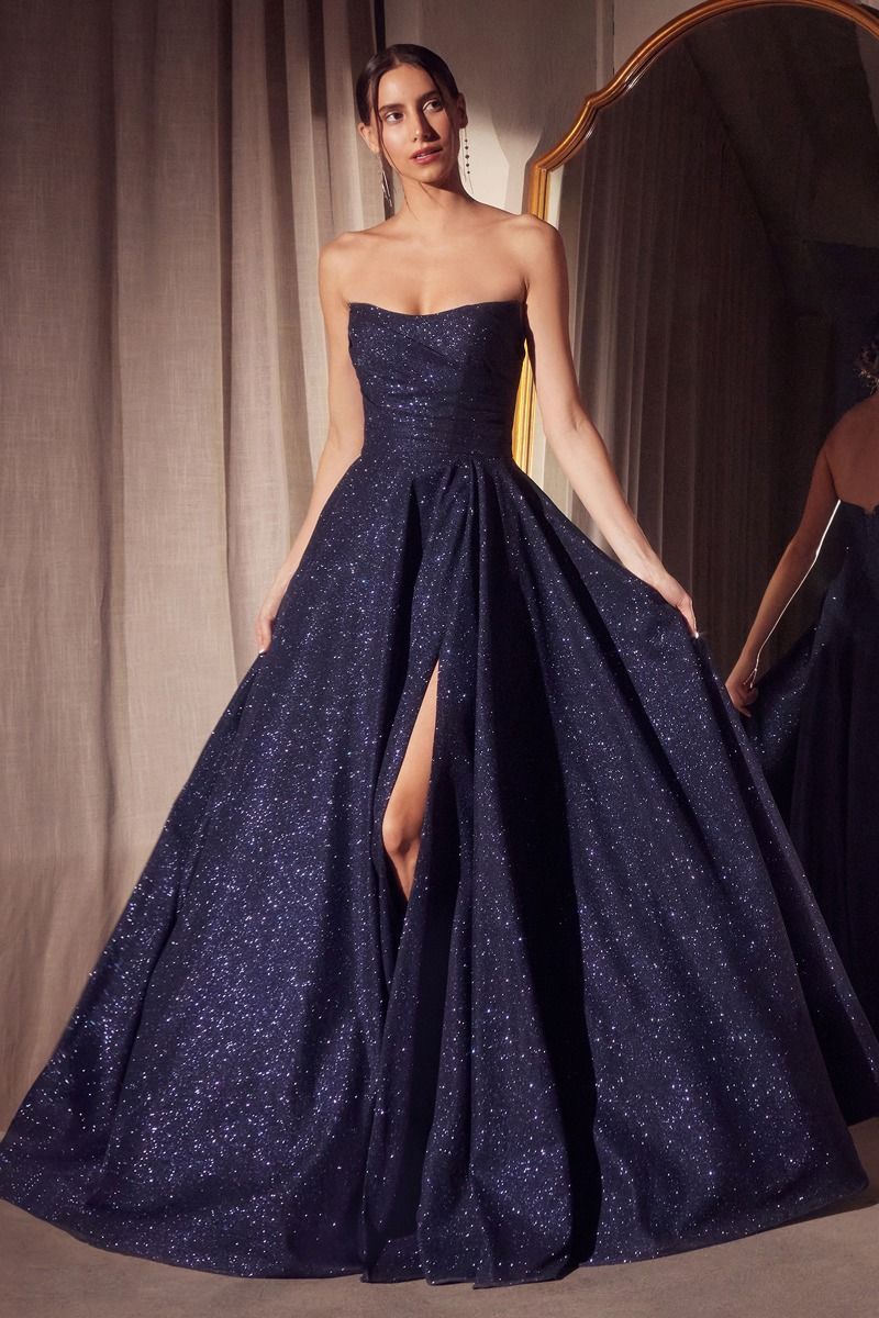 Strapless A-line dress with round neckline and bodice